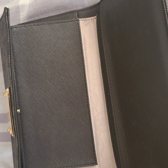 Michael Kors Full Size wallet - Picture 4 of 5